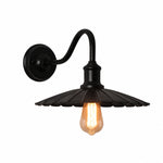 Bild in die Galerieansicht laden, Black vintage outdoor wall sconce product view