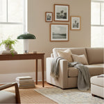 Afbeelding laden in galerijweergave, Nera gebogen accentlamp - organisch modern ontwerp met zachte gloed voor nachtkastje of sidetable