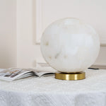 Bild in die Galerieansicht laden, Alabaster Kugel Tischlampe