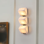 Bild in die Galerieansicht laden, Alabaster Treppenhaus-Wandleuchte