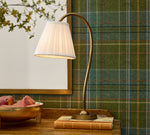 Afbeelding laden in galerijweergave, Luvora koperen tafellamp - gestructureerde geplooide kap licht in boerderijstijl