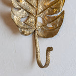 Afbeelding laden in galerijweergave, Curved iron hook and leaf joint detail