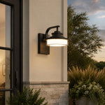 Cargar imagen en el visor de la Galería, Round outdoor wall light on a porch wall