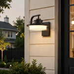 Cargar imagen en el visor de la Galería, Square outdoor wall light installed beside a front door