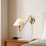 Afbeelding laden in galerijweergave, Diora Plug-In Wandlamp - Champagne Brons Verstelbare Arm Lamp met Linnen Kap