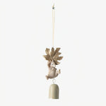Afbeelding laden in galerijweergave, Style A warm ivory mouse holding leaf wind chime