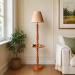 Afbeelding laden in galerijweergave, Vintage vloerlamp van massief hout met optioneel bijzettafeltje