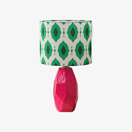 Arivane Sculpturale Keramische Tafellamp – Decoratieve Stoffen Kap voor Bijzettafels