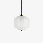 Bild in die Galerieansicht laden, Eloise Vintage Glas Kronleuchter – Milchglas Wohnakzent