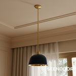 Afbeelding laden in galerijweergave, Forvara metalen hanglamp met paal - belvormige diffuser ontwerp voor keukeneilanden