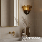 Carica immagine nel visualizzatore della Galleria, Lampada da parete in vetro artigianale Bellina design contemporaneo per corridoio