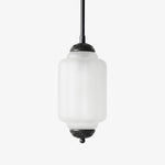 Bild in die Galerieansicht laden, Eloise Vintage Glas Kronleuchter – Milchglas Wohnakzent