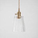 Charger l'image dans la visionneuse de la galerie, Style L - Clear textured glass shade with antique brass E27 socket, front view