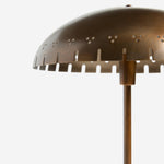 Bild in der Galerieansicht laden, Lustrona Perforierte Schirm Messing Schreibtischlampe – Modernes Vintage Akzentlicht