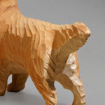 Carica l'immagine nella visualizzazione Galleria, Carved fur and raised tail detail