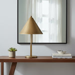 Afbeelding laden in galerijweergave, Aurecyl Tafellamp — Slanke taps toelopende metalen tafellamp met vintage afwerking voor de woonkamer