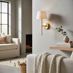 Afbeelding laden in galerijweergave, Cremaris metalen wandlamp met stoffen kap - tijdloze wandlamp voor binnenverlichting