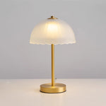 Bild in die Galerieansicht laden, Kleine Schirm-Tischlampe