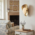 Cargar imagen en el visor de la galería, Lámpara de Pared Artística Shella – Diseño de Pantalla en Forma de Pétalos para Dormitorio o Pasillo