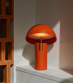 Bild in die Galerieansicht laden, Avo Tischlampe