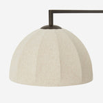 Bild in der Galerieansicht laden, Lumarys Schwenkarm-Wandleuchte – Skulpturale Leinen-Schirm Wandleuchte im organischen Stil für Wohn- oder Schlafzimmer