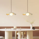 Carica l'immagine nella visualizzazione Galleria, Lampada a sospensione minimalista Yumi in resina scultorea elegante