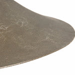 Bild in die Galerieansicht laden, Close view of the softly weathered shade edge