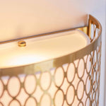 Afbeelding laden in galerijweergave, Liorin fretwerk wandlamp - moderne gebogen metalen en stoffen kap wandlamp voor hal of slaapkamer