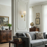 Afbeelding laden in galerijweergave, Arcuma Koperen Wandlamp – Elegante Wandkandelaar voor Traditionele en Overgangsinterieurs