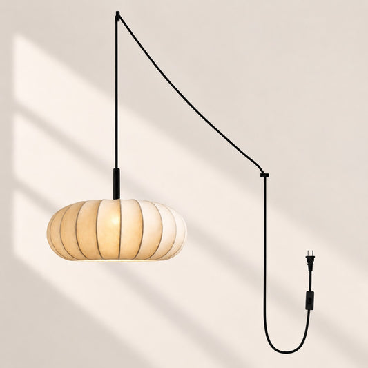 Biała materiałowa wisząca lampa wtykowa