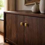 Carica l'immagine nella visualizzazione Galleria, Pigeon egg cabinet knob in a refined interior