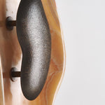 Bild in die Galerieansicht laden, Oyster Hammerschlag Onyx Wandleuchte