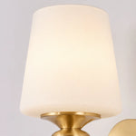 Załaduj obraz do przeglądarki galerii, Close-up of the opal glass shade