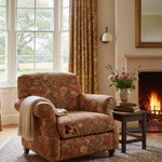 Cargar imagen en el visor de la Galería, Curva Aplique de Pared Industrial de Metal - Brazo Curvo de Latón - Lámpara con Cúpula Martillada