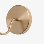 Załaduj obraz do przeglądarki galerii, Kysara mosiężna lampa ścienna z lnu – rzeźbiarski design z krzywiznami, odpowiednia do salonów, sypialni i łazienek