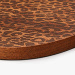 Bild in die Galerieansicht laden, Lepwood Premium Schneide- und Servierbrett aus Sapele-Holz mit Leopardenmuster für Tischdekoration und Unterhaltung