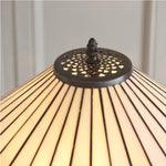 Afbeelding laden in galerijweergave, TiffStar kunstglas vloerlamp met sierlijke patroonlampenkap – staande lamp voor woonkamers