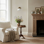 Cargar imagen en el visor de la Galería, Curva Aplique de Pared Industrial de Metal - Brazo Curvo de Latón - Lámpara con Cúpula Martillada