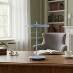 Afbeelding laden in galerijweergave, Astris Moderne Minimalistische Metalen Tafellamp Zachte LED Verlichting voor Woonkamer en Kantoor