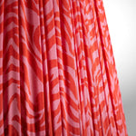 Afbeelding laden in galerijweergave, Grainora Tafellamp met Houten Nerf Basis – Stoffen Lampenkap voor Woonkamers