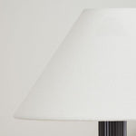 Afbeelding laden in galerijweergave, Diora Wandlamp - Moderne Messingarmatuur met Elegante Kap