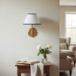 Afbeelding laden in galerijweergave, Luvora moderne minimalistische linnen kap wandlamp voor slaapkamer & gang