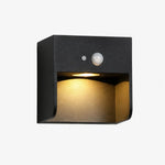 Załaduj obraz do przeglądarki galerii, Style B black box outdoor wall lamp on white background