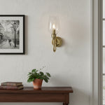 Afbeelding laden in galerijweergave, Clarione Art Deco Wandlamp met Heldere Glazen Kap – Modern Metalen Ontwerp voor Gangen