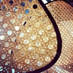 Afbeelding laden in galerijweergave, Rivana moderne gevlochten rotan kroonluchter – metalen bamboe pendellamp voor keukens en lounges N41