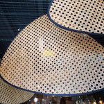 Afbeelding laden in galerijweergave, Rivana moderne gevlochten rotan kroonluchter – metalen bamboe pendellamp voor keukens en lounges N41