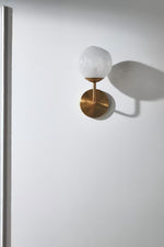 Afbeelding laden in galerijweergave, Pawrior Moderne Organische Glazen Bol Wandlamp - Nordic Cloud Ontwerp Wandkandelaar
