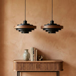 Charger l'image dans la visionneuse de la galerie, Suspension contemporaine à étages Layervelle – Lampe suspendue sculpturale en bois et métal pour salon