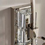 Afbeelding laden in galerijweergave, Talonis Kristal Accent Wandlamp – Gebogen Chroom Armontwerp voor Woon- en Halruimtes