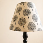 Afbeelding laden in galerijweergave, Close view of printed fabric lampshade